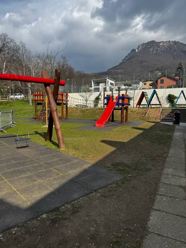 Parco giochi Scuole Elementari Cadro - foto 1
