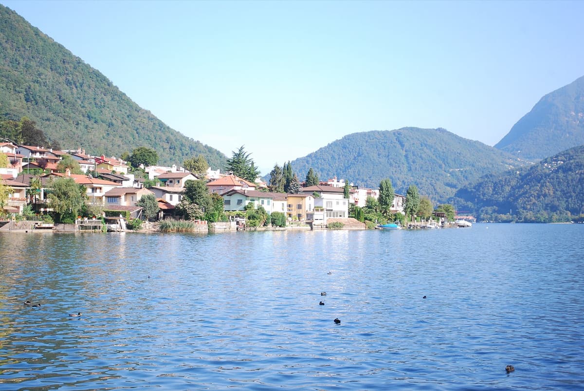 Dove fare il bagno in Ticino con i bambini: lidi, piscine e fiumi